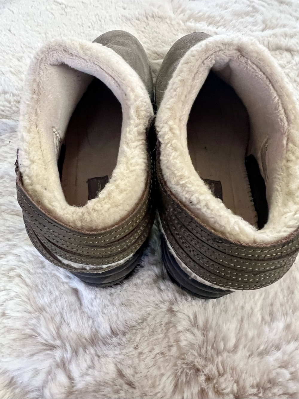 Eddie Bauer Shoes gray suede - Picture 4 of 7